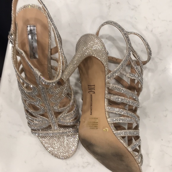 PARTY 9 1/2 SEQUINS heels. Beautiful condition. Like new - Picture 3 of 9